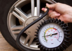 Nên bơm áp suất lốp bao nhiêu là đạt tiêu chuẩn?