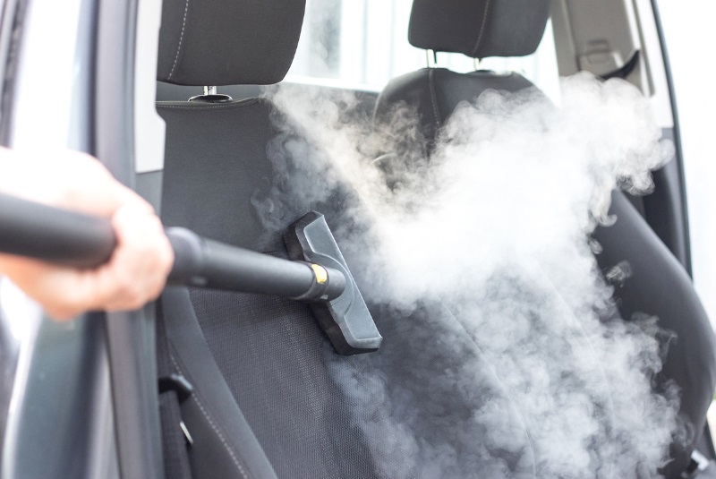 Khử mùi nội thất ô tô giúp khoang lái sạch sẽ, thơm mát