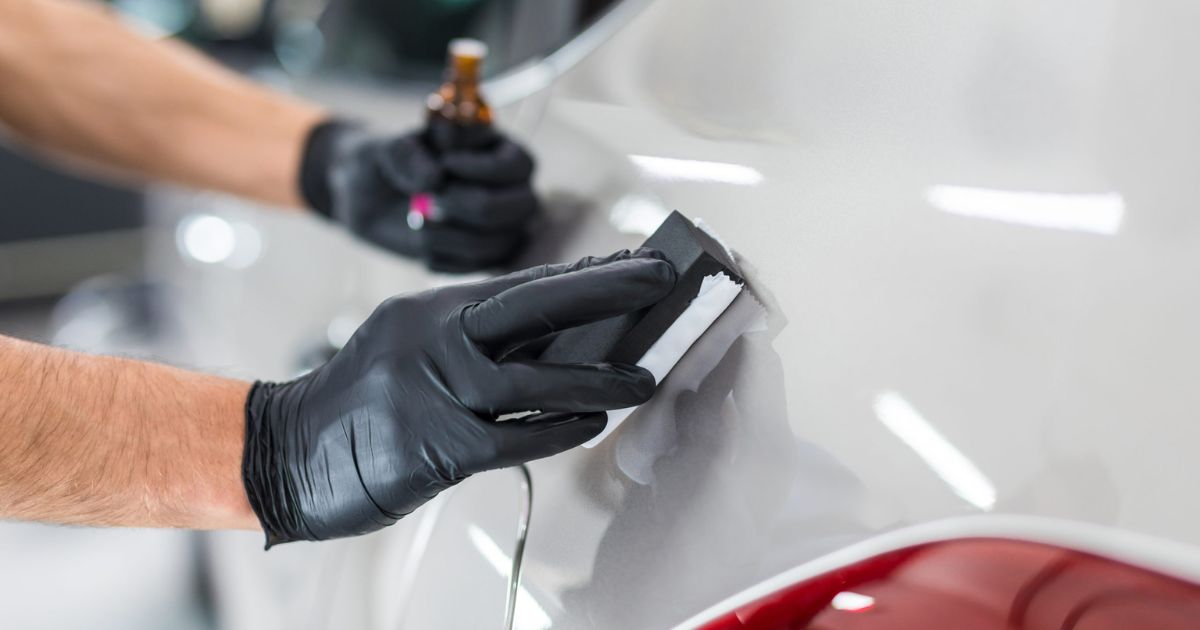Phủ ceramic bảo vệ bề mặt sơn xe sau khi đánh bóng