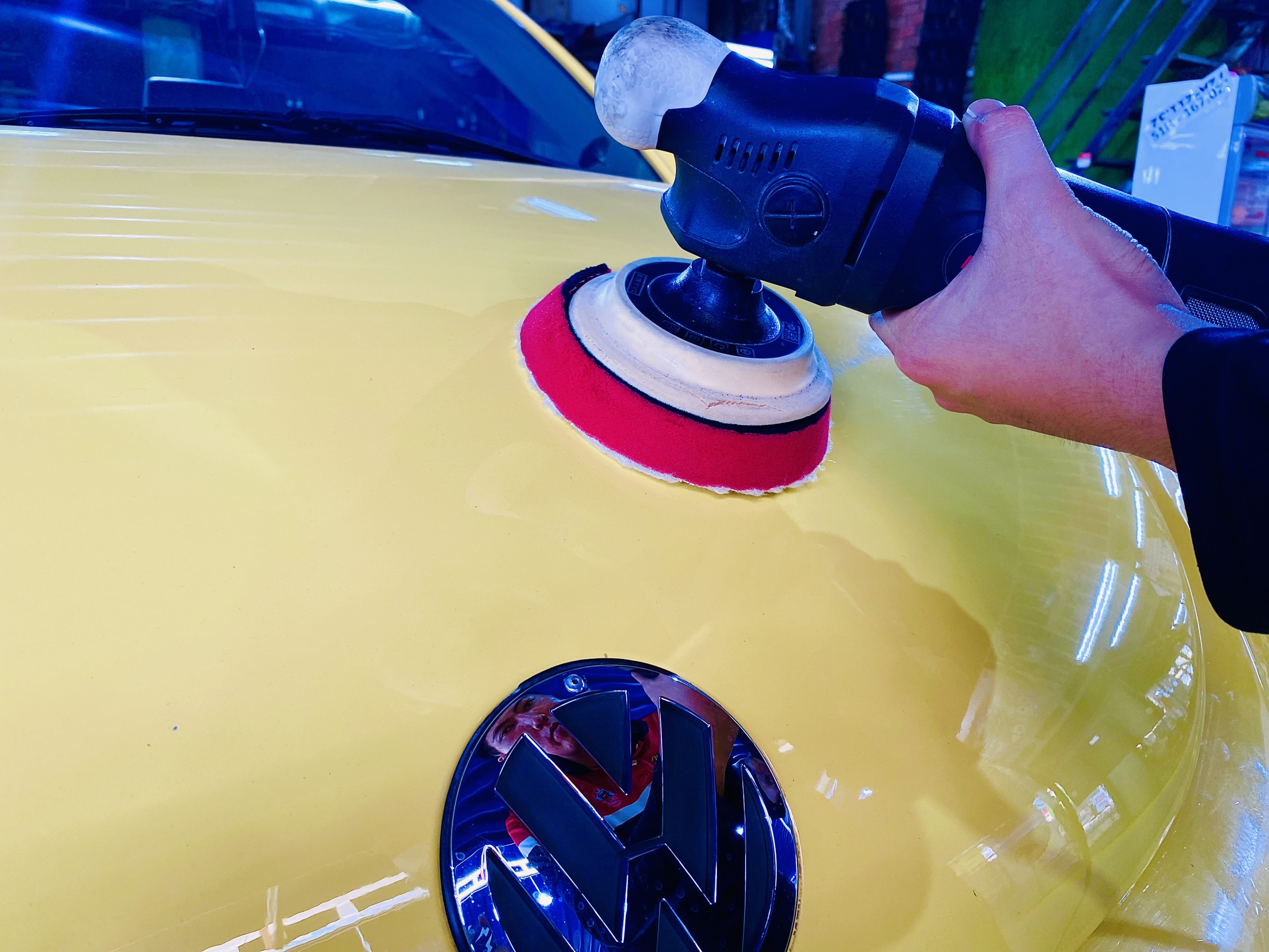 Đánh bóng, màn hình giải trí, dán phim cách nhiệt Volkswagen Beetle tại Xe Đẹp Detailing